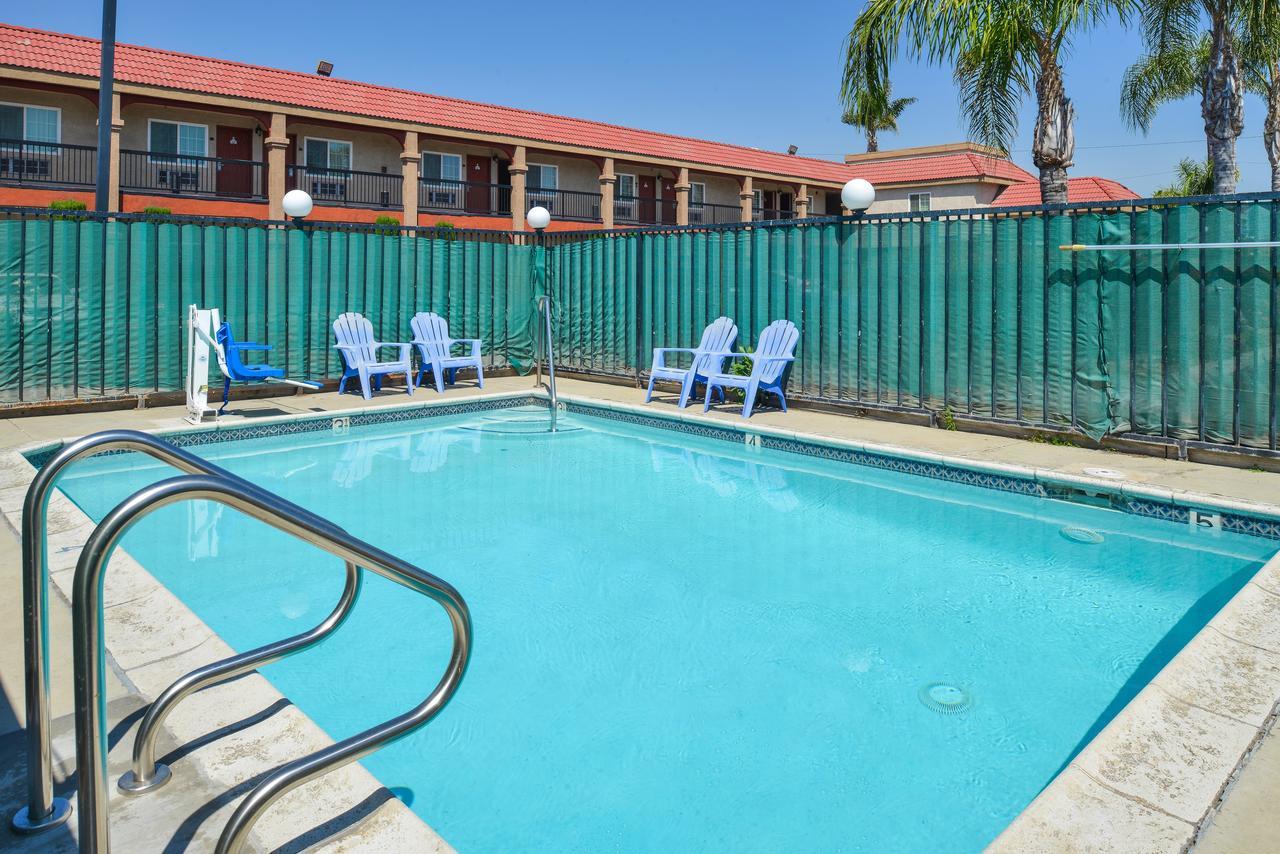 Americas Best Value Inn-Rialto Exterior foto